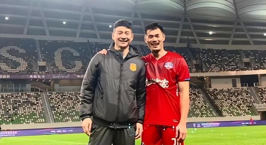 开云在线-以老带新!吉翔领衔多名“老人”驰援新江苏队，新赛季目标冲乙